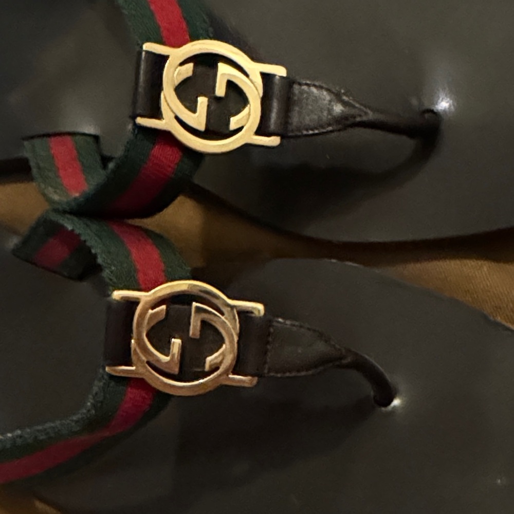 Gucci Black Flip Flops with Gold Logo - Picture 2 of 14
